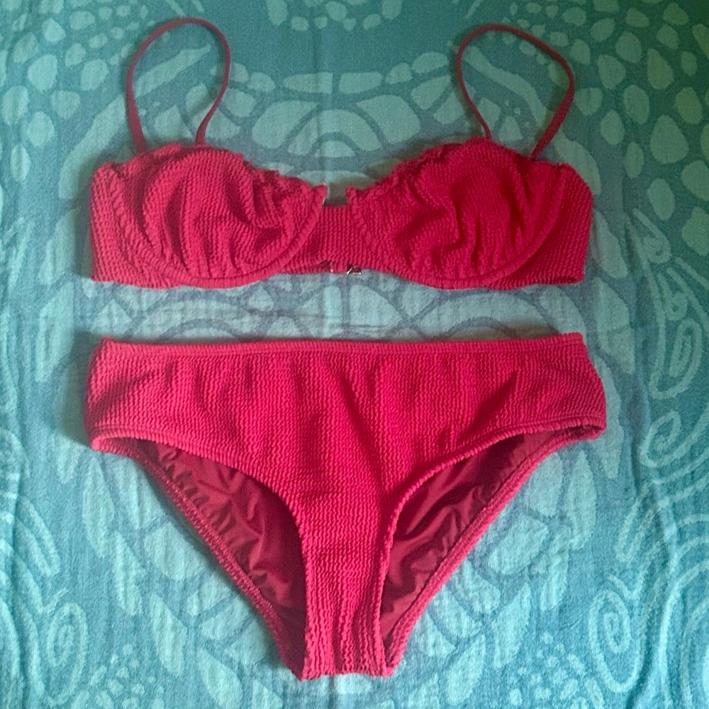 Dippin' Daisy's Vibrant Pink Balconette Crinkle Stretch Bikini Set - Picture 8 of 8